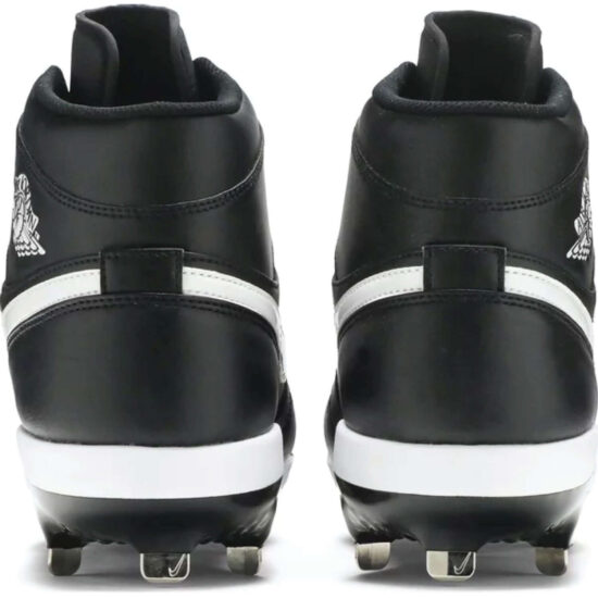 This is the back side shoe of Air Jordan 1 Retro Metal 'Black White'