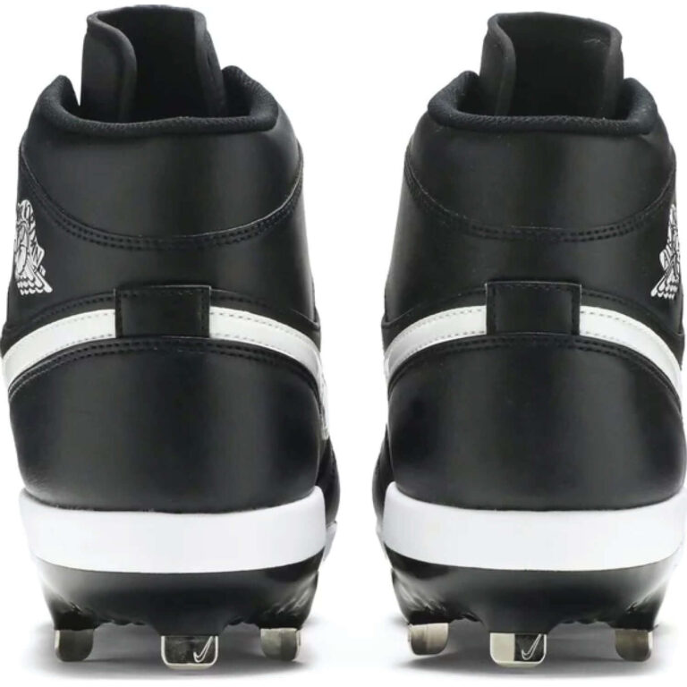 This is the back side shoe of Air Jordan 1 Retro Metal 'Black White'