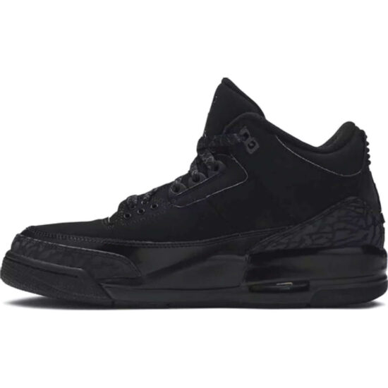 This is the left shoe of Air Jordan 3 Retro 'Black Cat'.