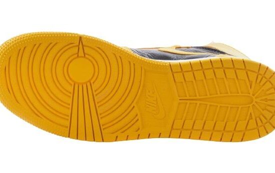 air jordan 1 retro high og pollen mens , air jordan 1 ,  Trainers Factory ,  AirJordan1 , Jordan1Retro , HighOG , Pollen , MensSneakers , NikeSwoosh  ,  Sneakerhead , Streetwear  , SneakerCollection , Kickstagram ,  Air Jordan 1 Retro High OG  , Pollen colorway , premium leather Nike Swoosh , Air Jordan wings logo , high-top sneakers , cushioned midsole , rubber outsole , sneakerhead , Michael Jordan legacy        