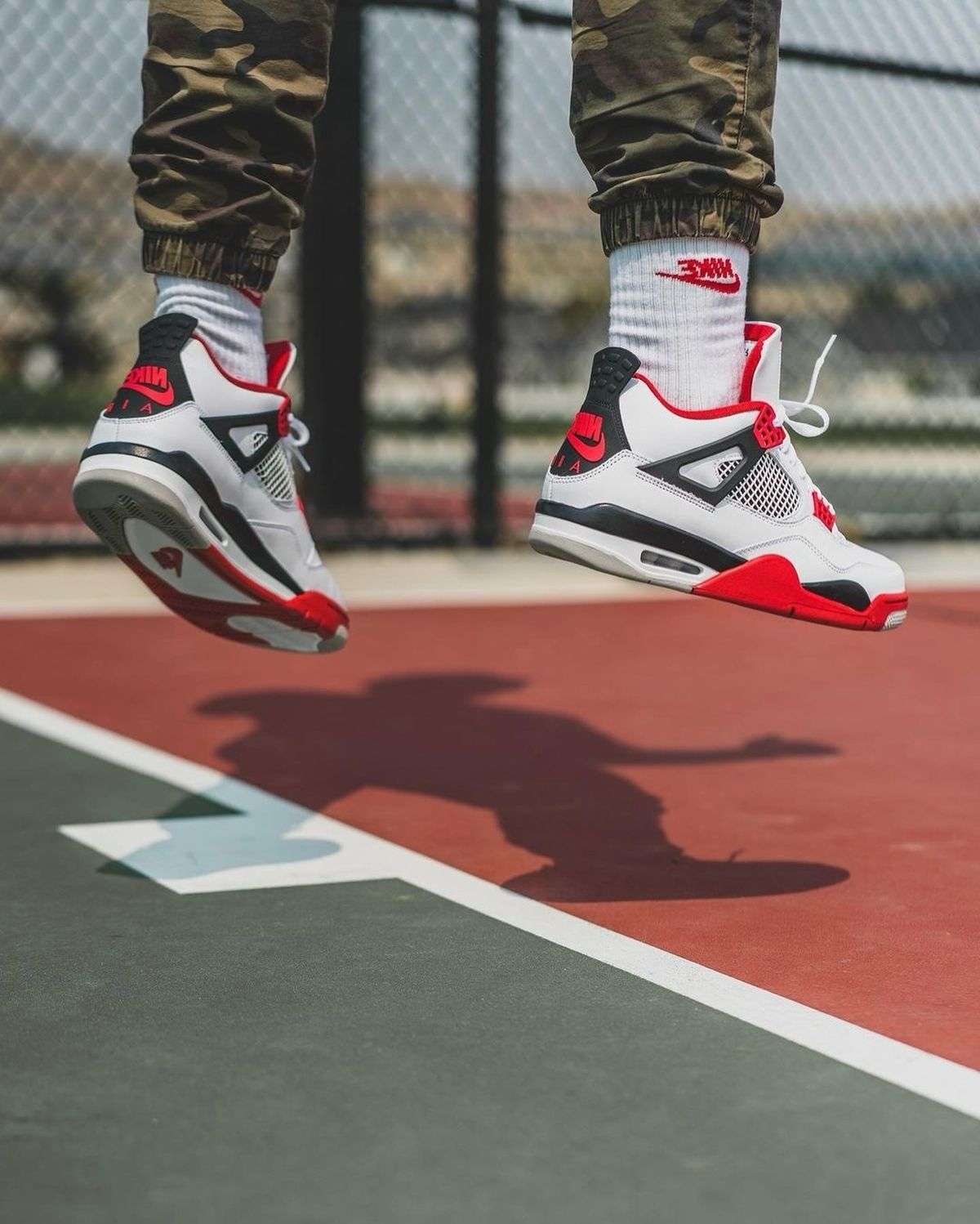 what to wear with jordan 4 fire red